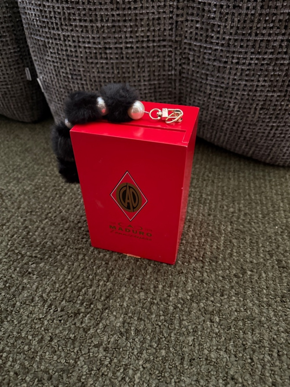 Caron Maduro Red Cigar Box with Fur Handle